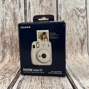 FUJiFILM instax mini 11